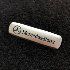Шильдик для автоковриков mercedes-benz матовый цветной