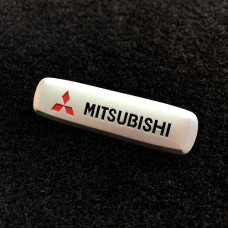 Шильдик для автоковриков mitsubishi матовый цветной